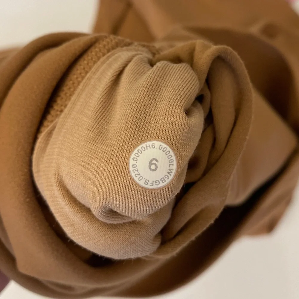 Lululemon ||‎ Align Crop 21